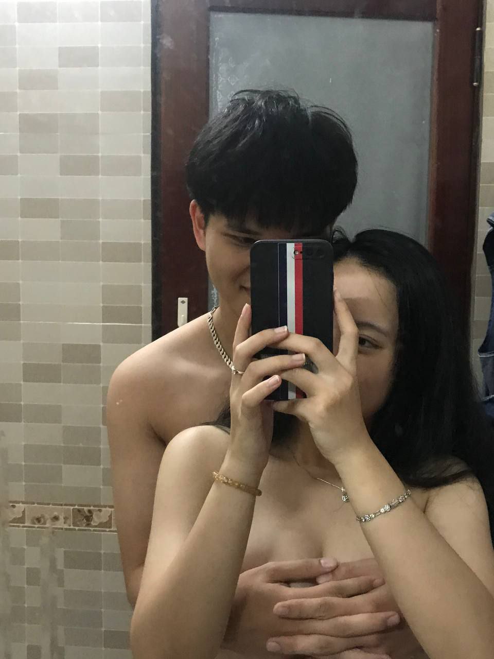 Mỗi hình ảnh có một con số. Hãy bình luận về con số này. Tôi sẽ chọn bài có nhiều bình luận nhất và đăng toàn bộ trang. Hãy nhớ thích nó nhé.
