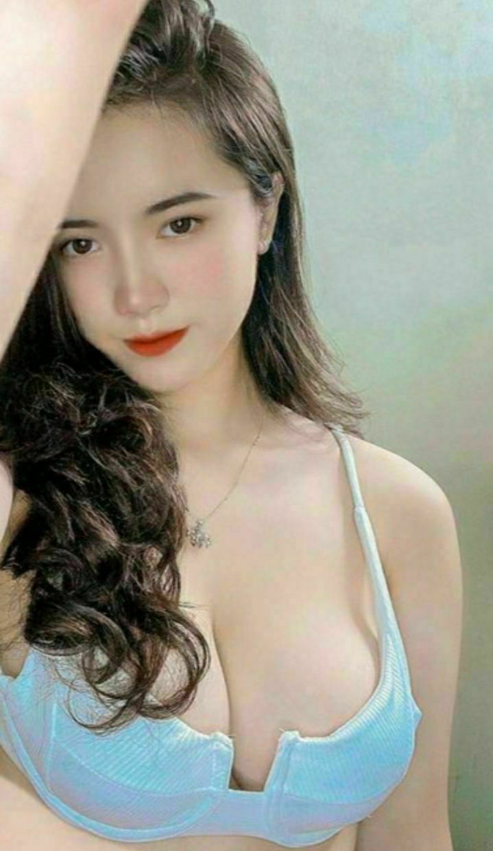 Em hotgirl cạnh nhà say xỉn vào nhầm nhà tôi, còn tưởng tôi là Ông xã cô ấy